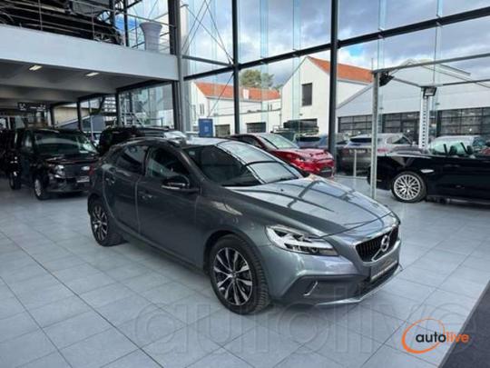 Volvo V40 Cross Country D2 AUTOMAAT - 1