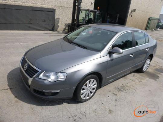 VOLKSWAGEN PASSAT 2.0 TDI - 1