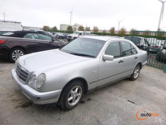 MERCEDES-BENZ E 200  CDI - 1