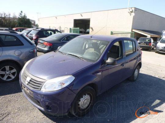 DACIA SANDERO 1.4 I - 1