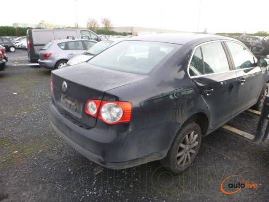 VOLKSWAGEN JETTA 1.9 TDI 105 - 1