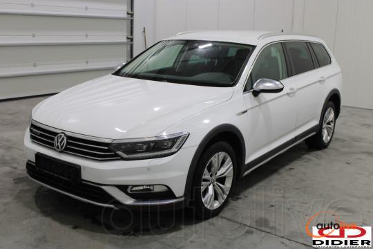 VOLKSWAGEN PASSAT - 1