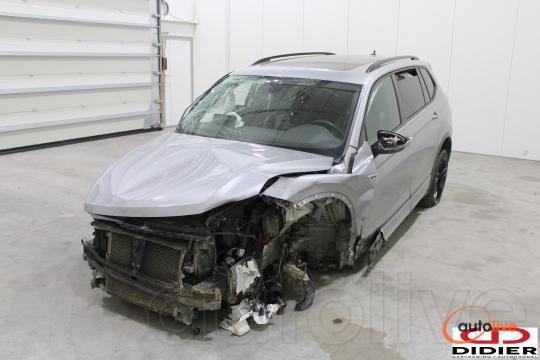 VOLKSWAGEN TIGUAN - 1