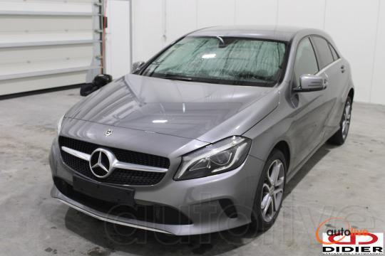 MERCEDES-BENZ A180 - 1