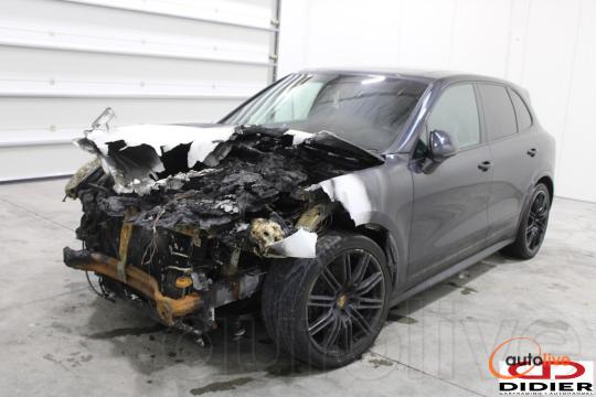PORSCHE CAYENNE - 1