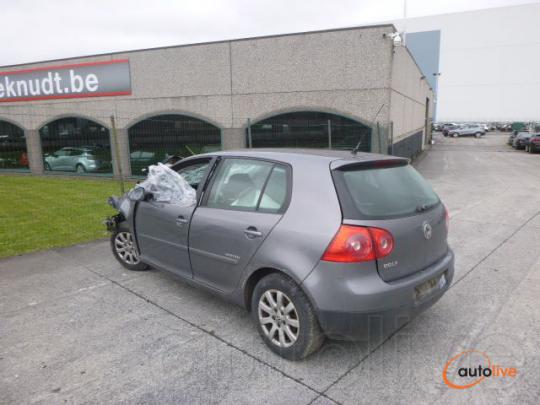 VOLKSWAGEN GOLF V 1.9 TDI - 1