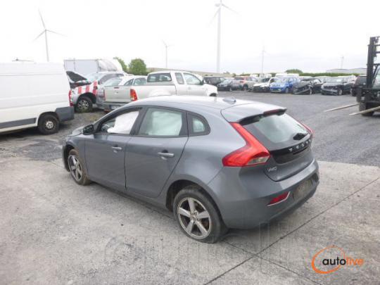 VOLVO V40 2.0 D    D4204T8 - 1