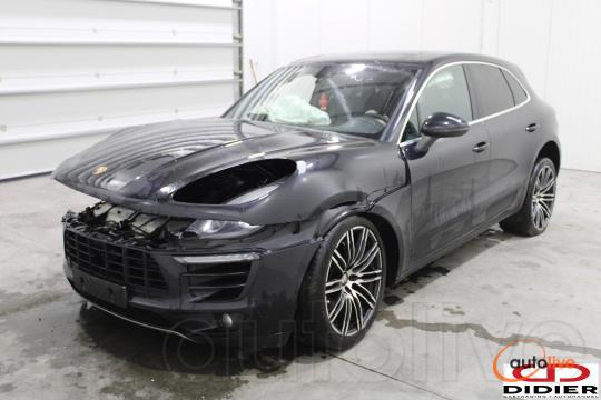 PORSCHE MACAN - 1