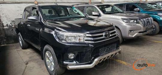 Toyota Hilux - 1