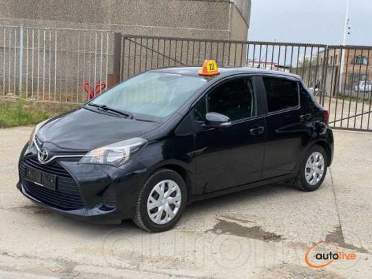 Toyota Yaris 1.33i VVT-i Active and pack Live 2 - 1