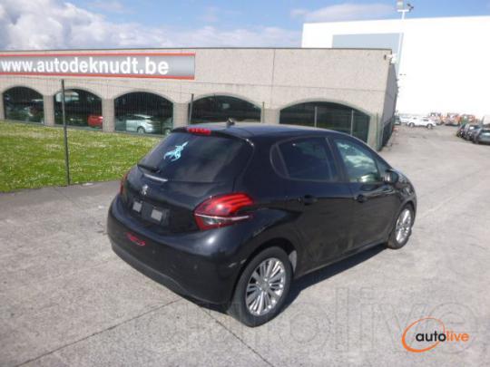 PEUGEOT 208 1.2  SIGNATURE - 1