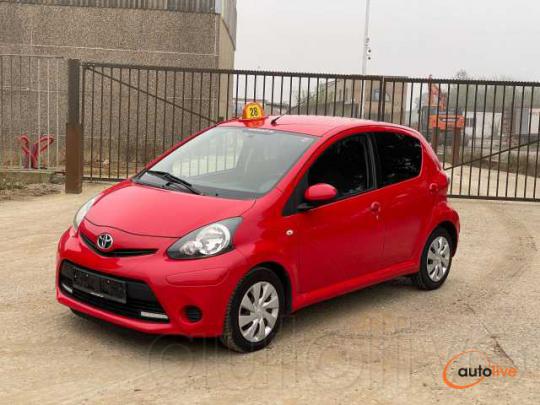 Toyota Aygo 1.0i Comfort automatique - 1