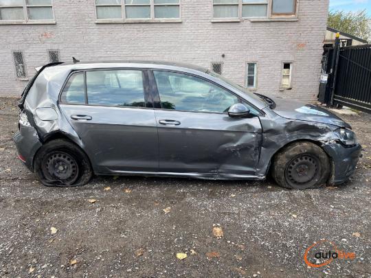 VOLKSWAGEN GOLF TRENDLINE - 1