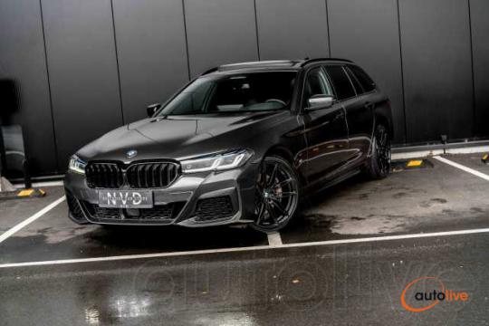 BMW 530 iAS M-Sport | Laser | Head-Up | Pano | Trekhaak - 1