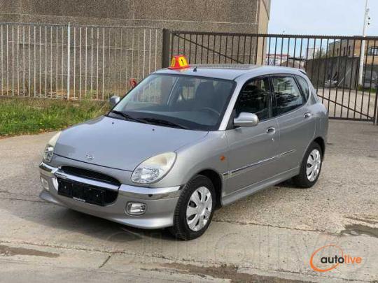 Daihatsu Sirion sirion 13 i 16v    automatique - 1