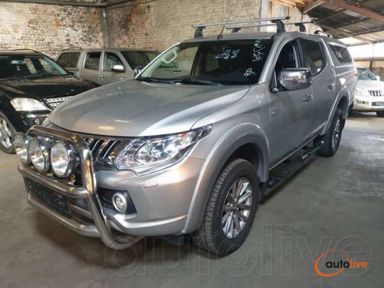 Mitsubishi L200 - 1