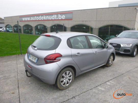 PEUGEOT 208 1.5 HDI - 1