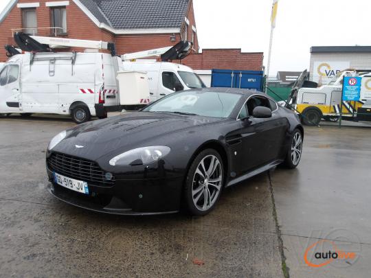 ASTON MARTIN V12 VANTAGE FULL CARBON - 1