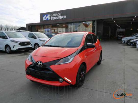 Toyota Aygo 1.0 i benzine 70pk 5d Business Camera '15 159000km (72977) - 1