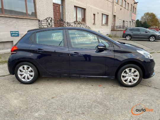 PEUGEOT 208 1.2 I - 1