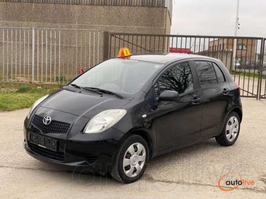 Toyota Yaris 1.0i VVT-i Linea Luna - 1