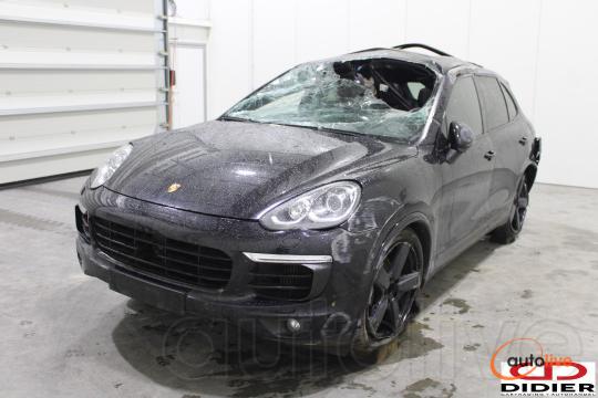 PORSCHE CAYENNE - 1