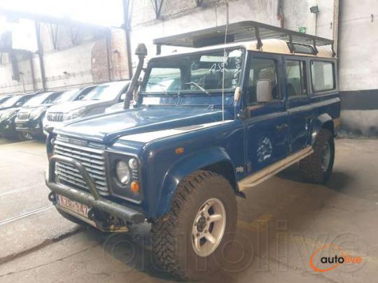 Land Rover Defender - 1