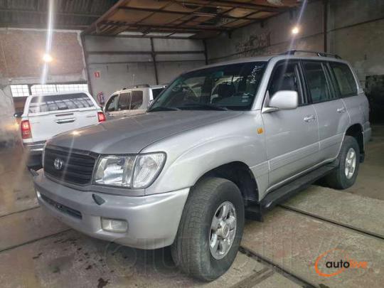 Toyota Land Cruiser - 1