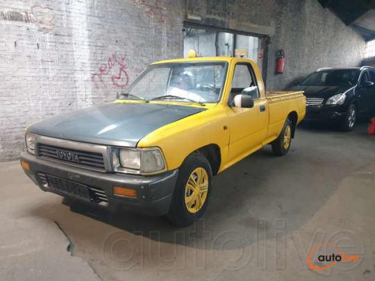 Toyota Hilux - 1