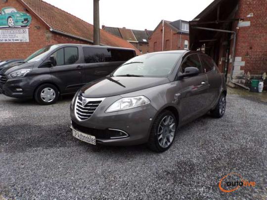 Lancia Ypsilon - 1