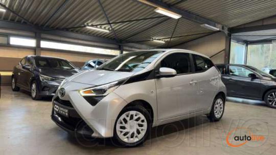 Toyota Aygo 1.0i VVT-i x-play II *5PORTES*LED*CAMERA*GARANTIE - 1