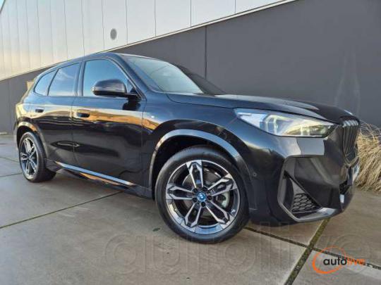 BMW iX1 66.5 kWh xDrive30*M-PAKKET*HIFI*CAMERA*TR.HAAK* - 1