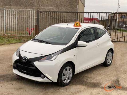 Toyota Aygo 1.0i VVT-i x-play - 1