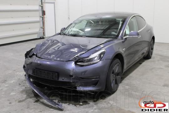 TESLA MODEL3 - 1