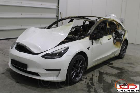 TESLA MODEL3 - 1