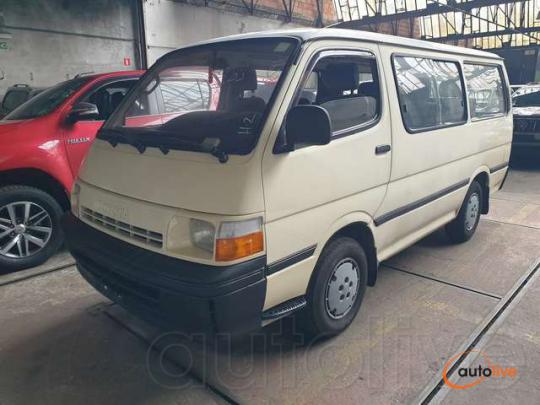 Toyota Hiace - 1