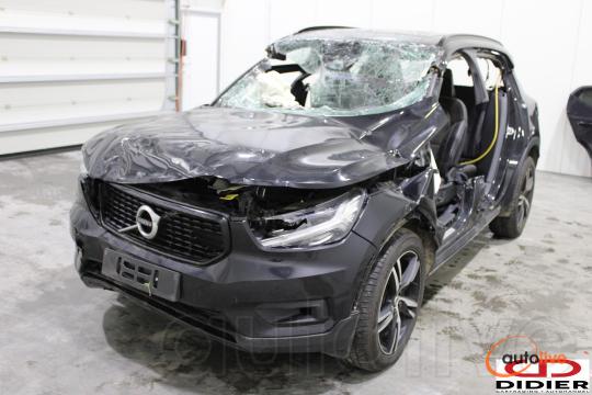 VOLVO XC40 - 1