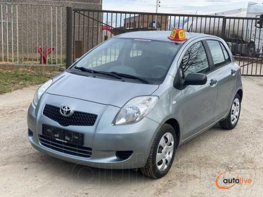 Toyota Yaris 1.0i VVT-i Luna - 1