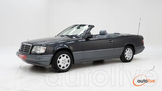Mercedes-Benz E 220 Cabriolet '94 CH33590 - 1