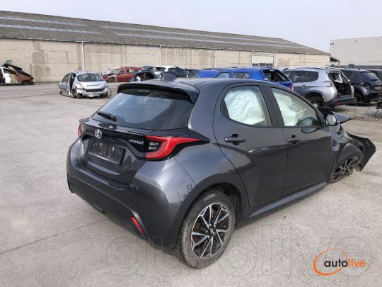TOYOTA YARIS 1.5 HYBRIDE - 1