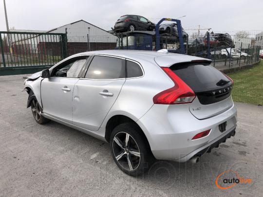 VOLVO V40 1.5  B4154T3 AUTOMAT - 1