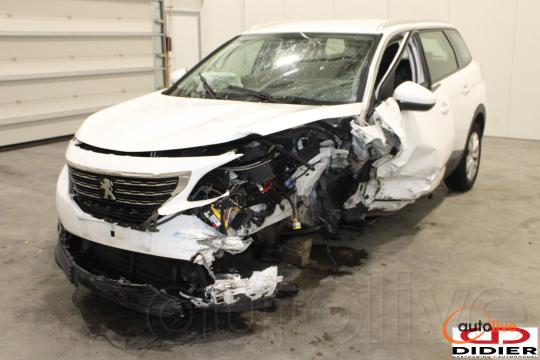 PEUGEOT 5008 - 1