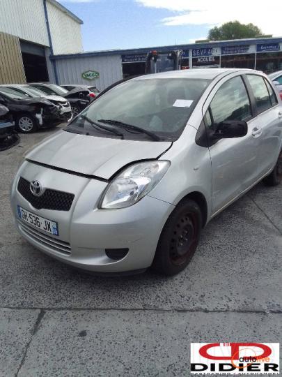 TOYOTA YARIS - 1