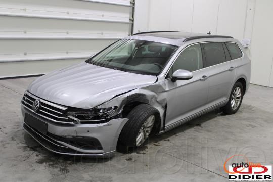VOLKSWAGEN PASSAT - 1