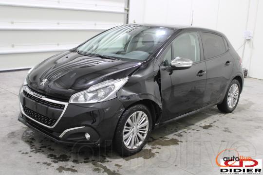 PEUGEOT 208 - 1