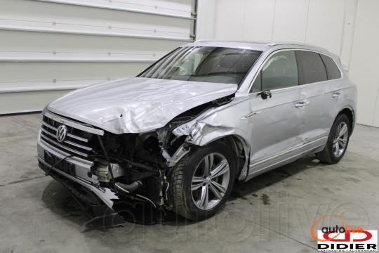 VOLKSWAGEN TOUAREG - 1