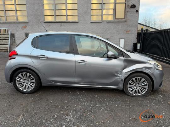 PEUGEOT 208 1.2 I - 1