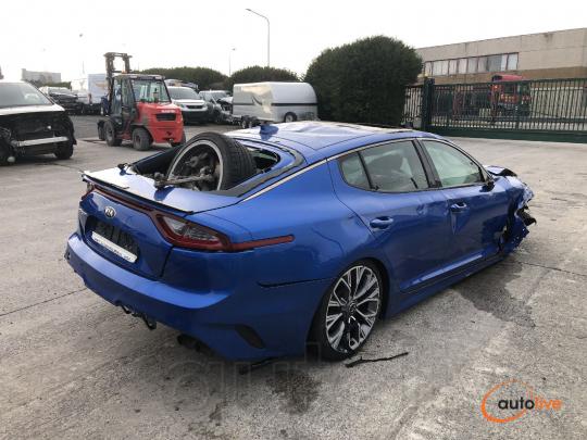 KIA STINGER 2.0 TURBO - 1