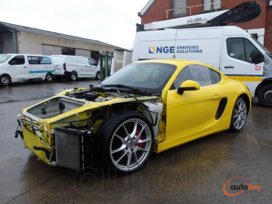 PORSCHE CAYMAN GTS - 1