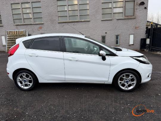 FORD FIESTA TITANIUM - 1